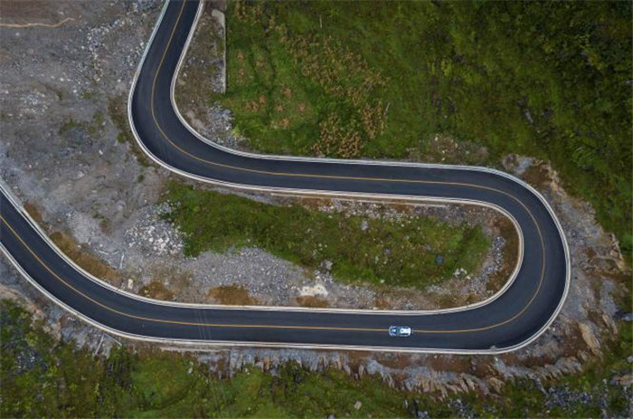 广汽时隔十多年重返增程赛道广汽集团时隔十多年重返增程赛道，表明了该公司在新能源汽车领域持续创新和发展的决心。