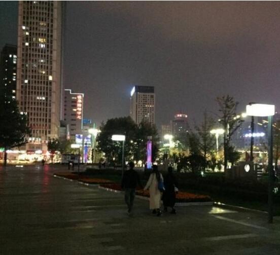 烟台出现补丁路烟台出现补丁路，探寻城市修补背后的故事